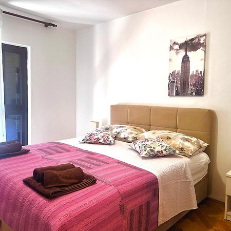 Apartments Ares Ровінь Екстер'єр фото