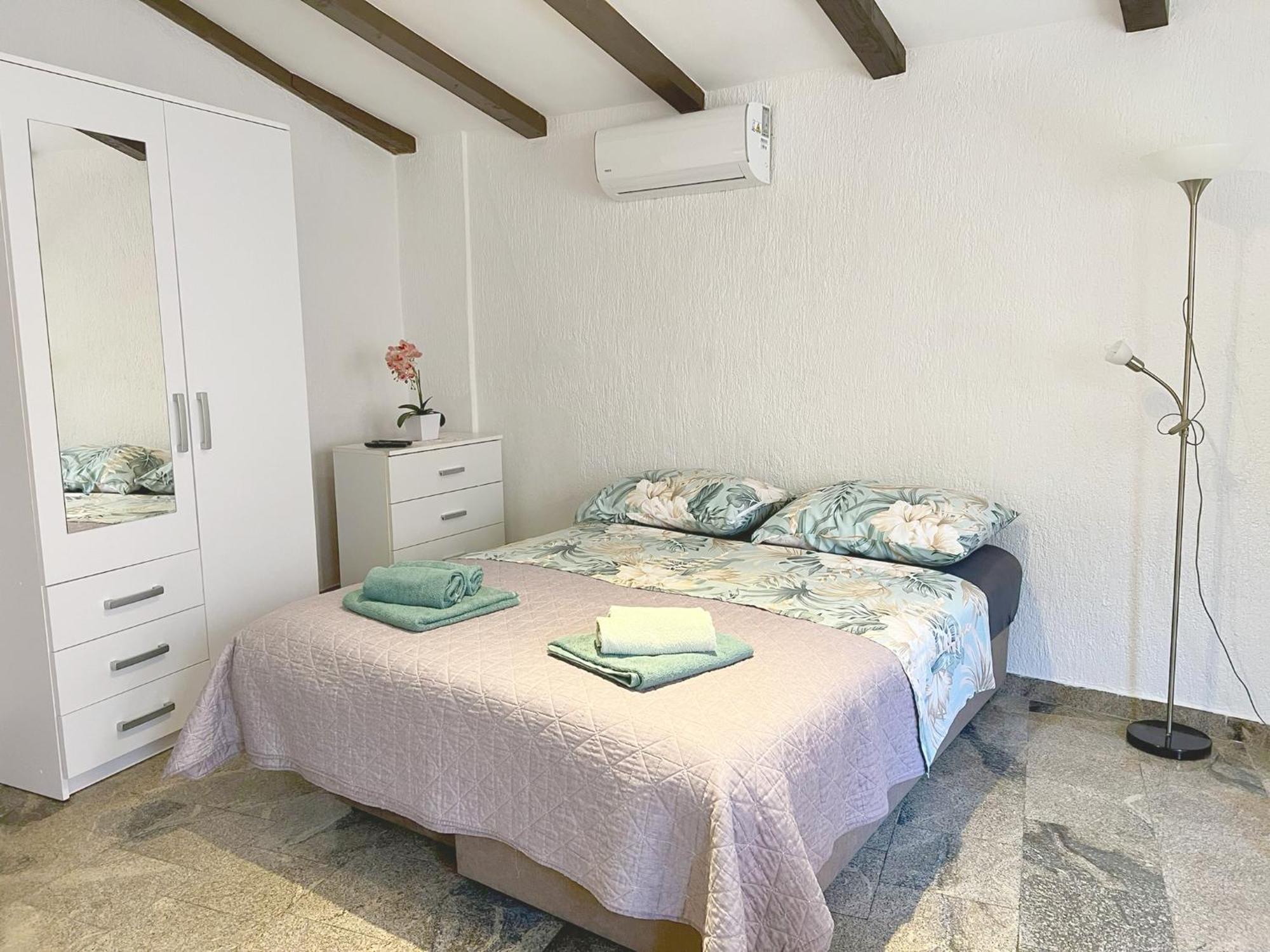 Apartments Ares Ровінь Екстер'єр фото