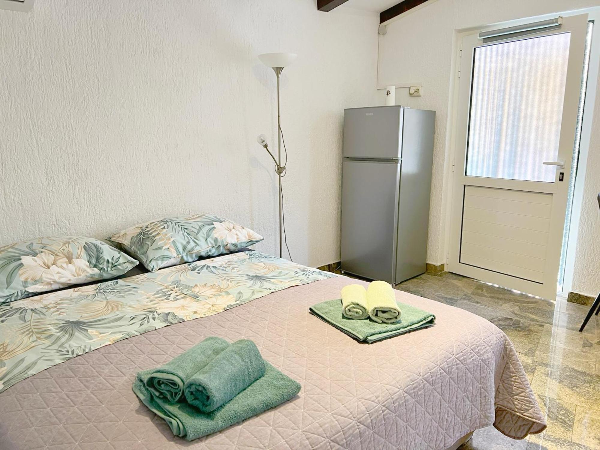 Apartments Ares Ровінь Екстер'єр фото