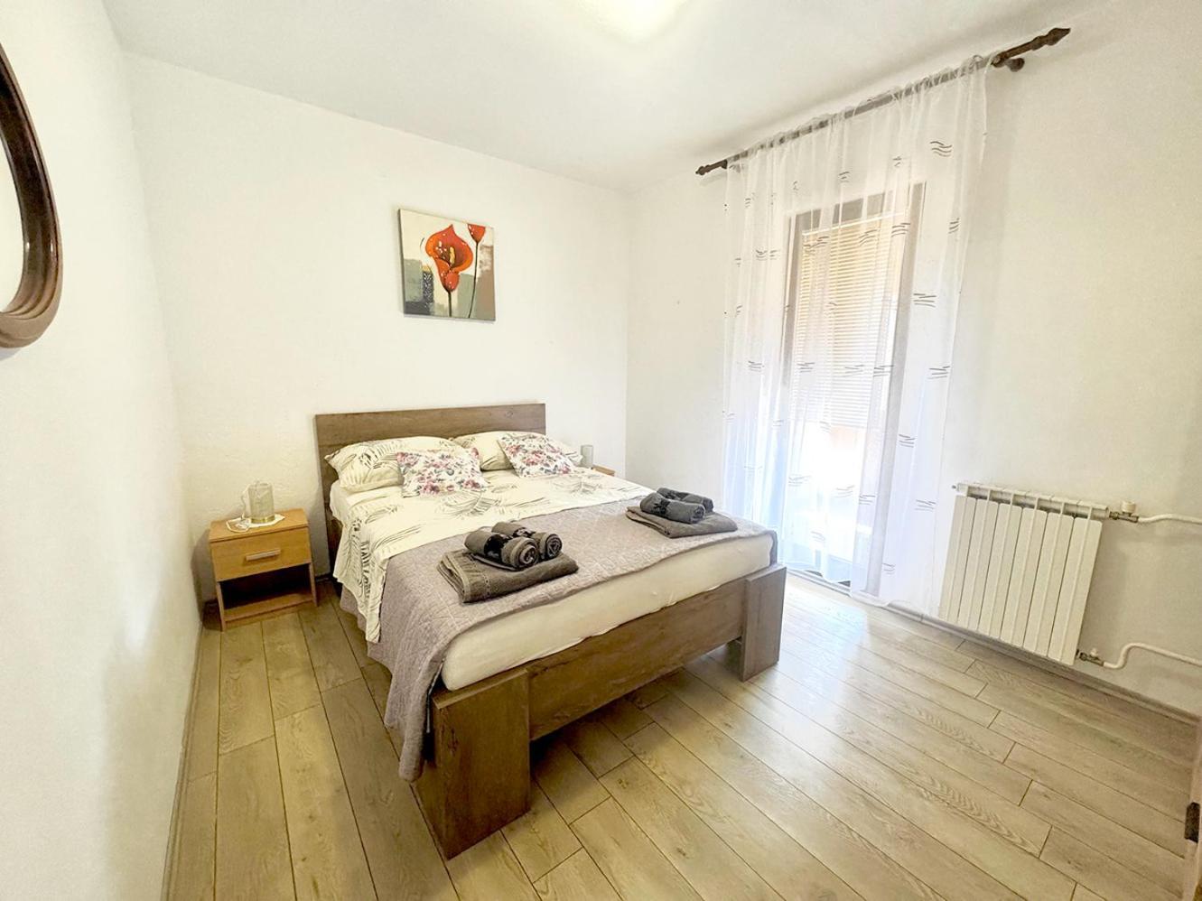 Apartments Ares Ровінь Екстер'єр фото